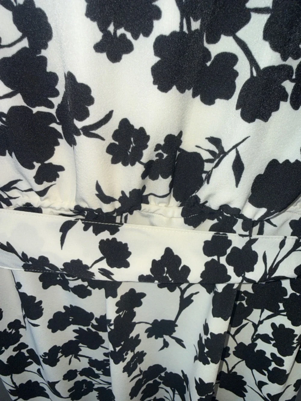 Robbie Bee Black and Cream Floral Wrap Midi Dress - Picture 7 of 8